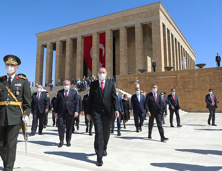 Devlet Anıtkabir’de! İşte o görüntüler