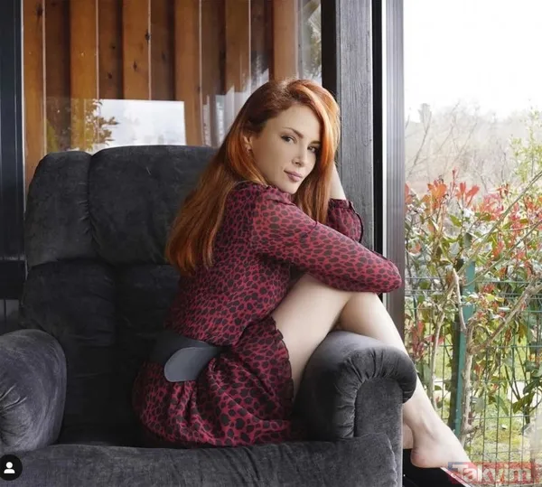 Mine Tugay'ın yıllar sonra ortaya çıkan fotoğrafı hayranlarını bile şaşırttı... Tanıyabilene helal olsun! - 1