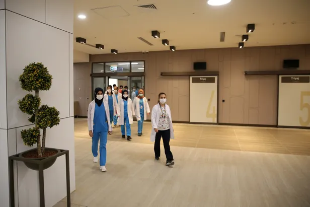 basaksehir-cam-ve-sakura-sehir-hastanesi-1-yasinda-abdden-gelen-hastalar-var-1621712247831.jpg Başakşehir Çam ve Sakura Şehir Hastanesi 1 yaşında! "ABD'den gelen hastalar var"-6
