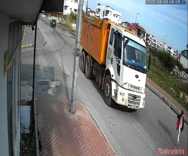 Anne Derya Pınar, Kızının Mezarına Sarılarak, "Doğum Günün Kutlu Olsun Kızım. İyi Ki Benim Kızımsın. Bebeğim Annen Geldi" Diyerek Gözyaşı Döktü.