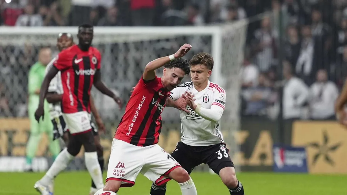 Beşiktaş'ta sakatlık şoku! Yıldız futbolcunun durumu açıklandı