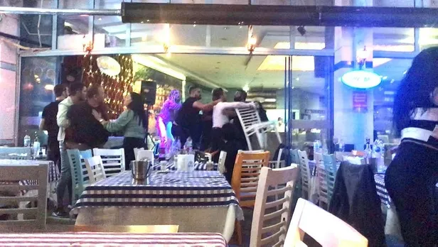 Son dakika: Bursa'da hesap kavgası: Ortalık savaş alanına döndü sosyal mesafe ve maske kuralı hiçe sayıldı-4