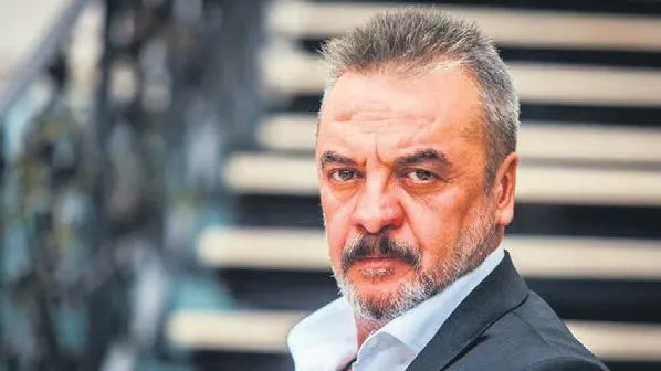 İstanbul Arnavutköy'de bir parkta yeni doğmuş bebek bulundu (Yaşam haberleri)-1