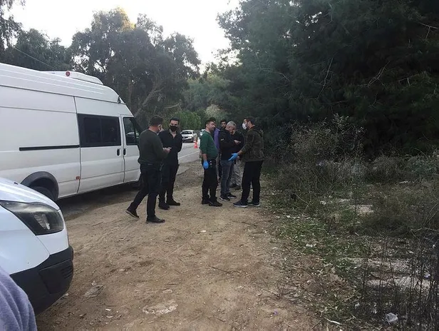 Son dakika: Adana'da yol kenarında çalılıklar arasına gizlenmiş EYP bulundu-1