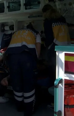 AVM önünde arkadaşını beklerken silahla vuruldu! Yer: Esenyurt