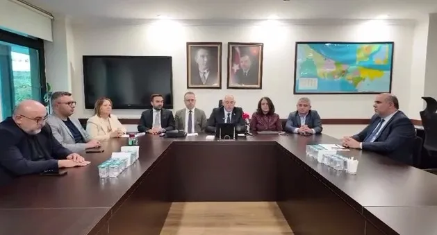 chpli-ibbden-yolda-kalan-ulasima-bir-de-zam-talebi-ak-parti-grup-baskan-vekilinden-itiraz-bu-zam-teklifi-hicbi-1757527666143.jpeg CHP'li İBB'den yolda kalan ulaşıma bir de zam talebi! AK Parti Grup Başkan Vekili'nden itiraz: "Bu zam teklifi hiçbir ekonomik gerekçeye dayanmamaktadır"-4