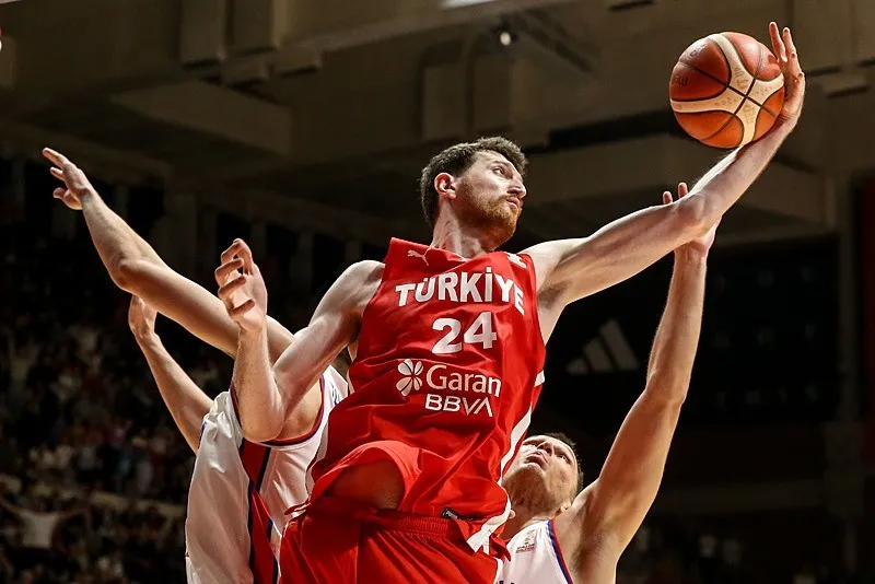 12 Dev Adam Sırbistan karşısında tur için parkede!-5