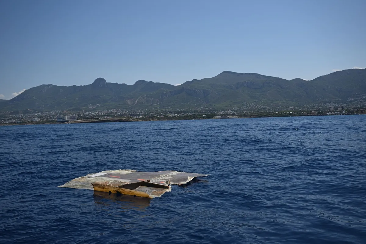 Girne'de batan Filo Jet katamaranı 7 yıl önce karaya oturdu! Yama yapıldığı yerden koptu-3