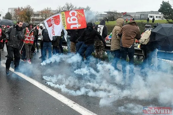 Fransa'da göstericiler yine sokaklara döküldü! - 1