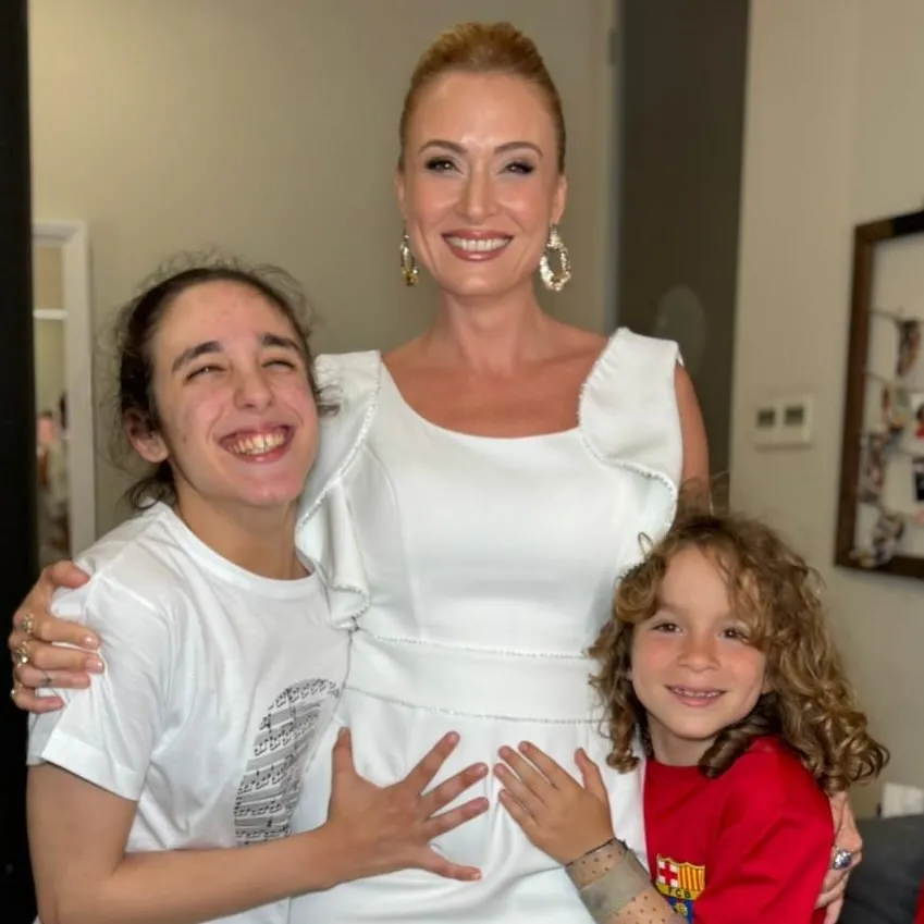 Ceyda Düvenci'nin çocukları merak konusu oldu - 7