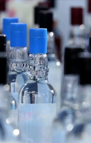 İran'da sahte içkiden zehirlenen 5 kişi öldü