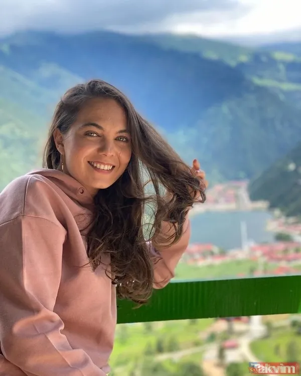 Derya Uluğ ile gündeme gelmişti! Aşkın Nur Yengi’nin ablası bakın kim çıktı! Meğer kendisinden önce Sezen Aksu ile... - 27