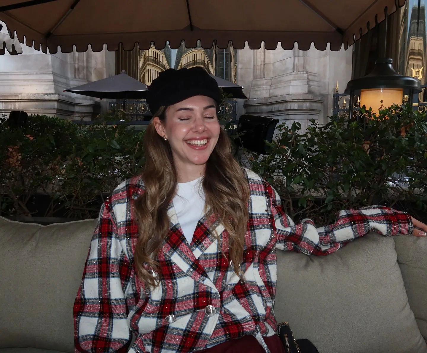 Eser ve Berfu Yenenler’in yeni evi gündem oldu! Dekorasyonu görenler: Anaokulu gibi! - 4