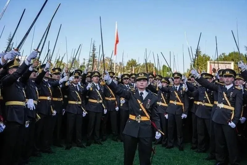 1782382518915.jpeg Yargı korsan yeminin faturasını kesti: İhraç edilen 5 eski teğmene TSK kapısı tamamen kapandı-2