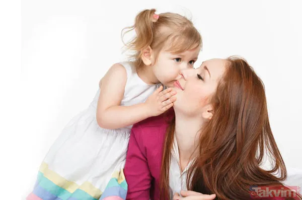 Anneler Günü Mesajları Sana Binlerce Kez Teşekkür Etsem Azdır. Sen Benim Hayat Işığımsın, Annemsin. Varlığımın Tek Nedeni… Anneler Günün Kutlu Olsun Anneciğim...