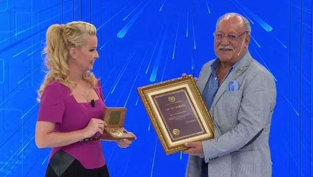 Müge Anlı'nın avukatı Rahmi Özkan'a 50. Yıl Beratı! Hukuk mücadelesinde 50 yılı geride bırakan Rahmi Özkan kaç yaşında?