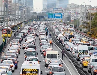 Araç sahipleri dikkat! Trafik sigortasında yeni dönem! Yol haritası belli oluyor...