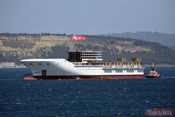 Romanya'da inşa edilen dev yolcu gemisinin ön bölümü Çanakkale Boğazı'ndan geçti - 6