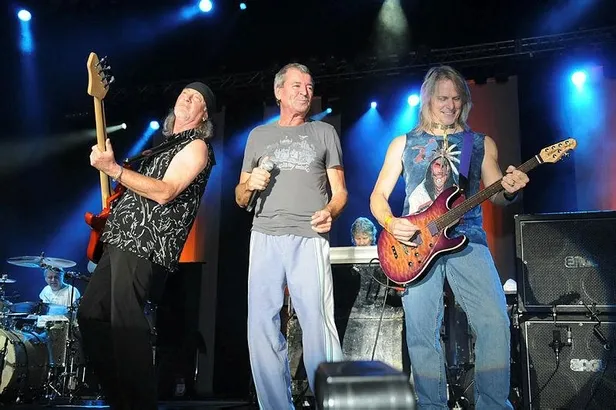 dunyanin-en-onemli-muzik-grubu-deep-purplenin-istanbul-konseri-oncesinde-bakin-hangi-turk-yemeklerini-istedile-1653420036670.jpeg Dünyanın en önemli müzik grubu Deep Purple İstanbul konseri öncesinde bakın hangi Türk yemeklerini istedi-6