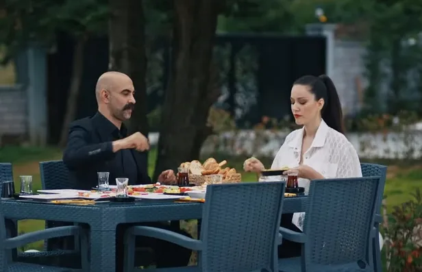 edhoda-flas-ayrilik-gelismesi-duyan-sasip-kalacak-her-veda-baslangictir-diyerek-duyurdu-1624437056490.jpg EDHO'da flaş ayrılık gelişmesi! Duyan öylece kalakalacak! Her veda başlangıçtır diyerek duyurdu-3