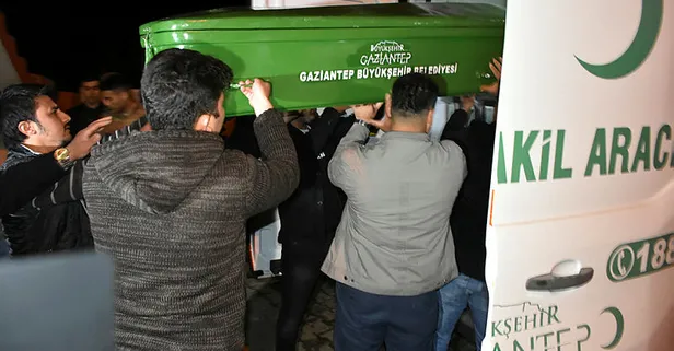 2 çocuğunu öldürüp, ikinci kattan atladı!