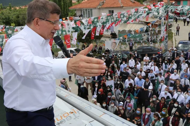 Ahmet Davutoğlu'nun Gelecek Partisi girdiği ilk seçimde yüzde 1 oy bile alamadı