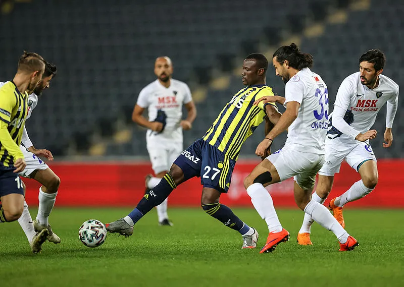 Fenerbahçe'de Erol Bulut'tan Thiam ve Pelkas'a dikkat çeken uyarı - 2