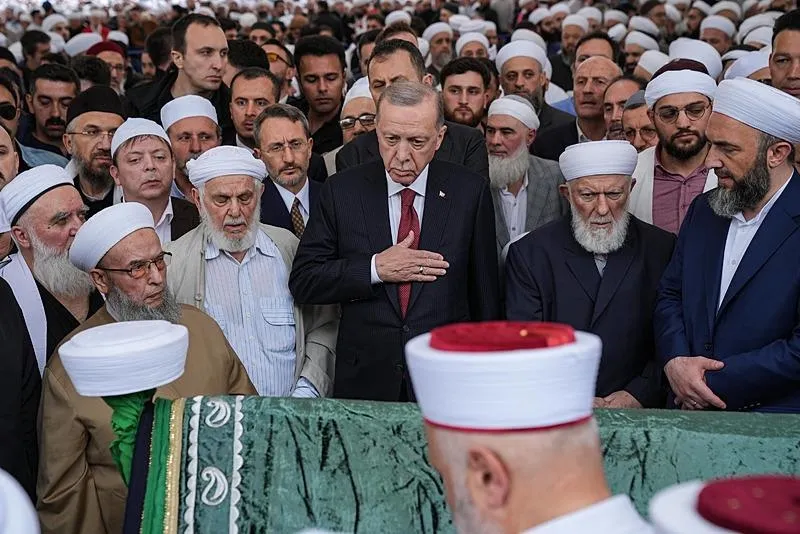 İsmailağa Cemaati lideri Hasan Kılıç'a Hakk'a uğurlandı! Başkan Erdoğan cenaze namazına katıldı | Cemaatin yine lideri Fikri Doğan-7