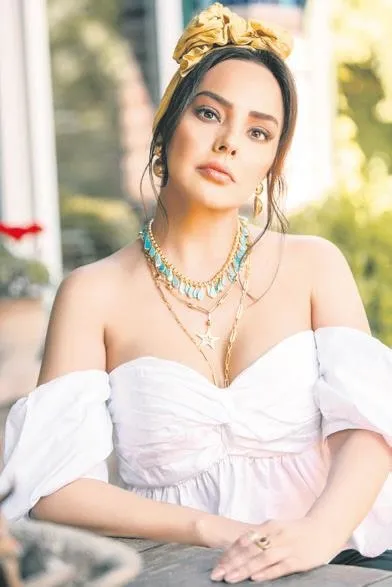 soguk-savas-ebru-gundesin-paylasimina-hadiseden-dakikalar-sonra-cevap-geldi-1669934313482.jpeg Soğuk savaş! Ebru Gündeş'in paylaşımına Hadise'den dakikalar sonra cevap geldi-5