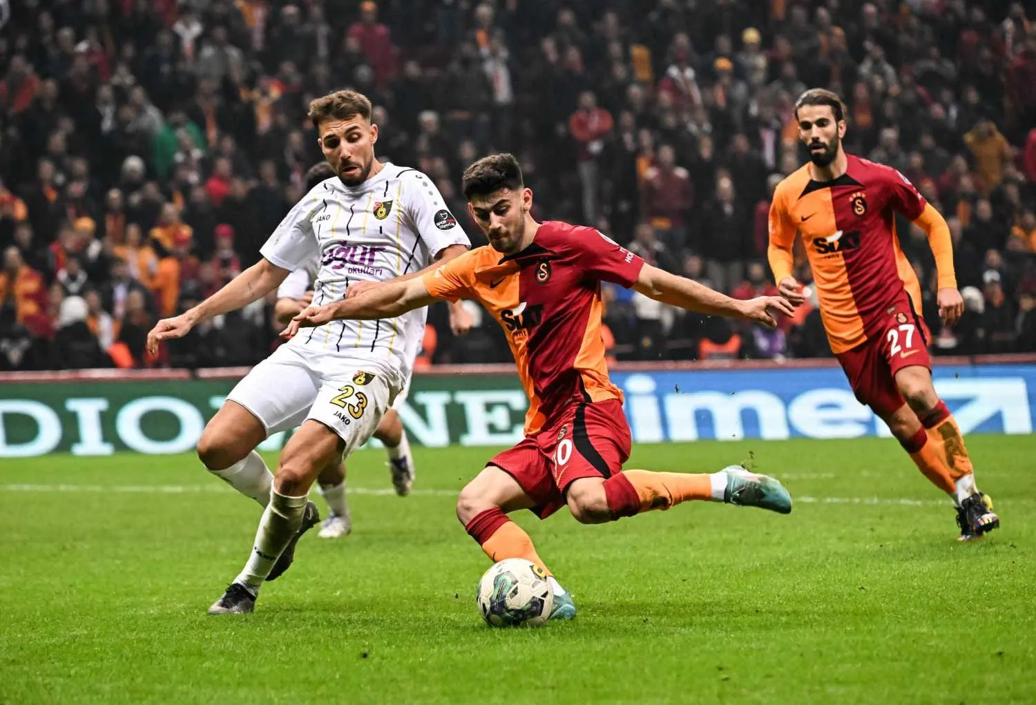 Galatasaray'a 2 dünya yıldızı transferi daha! Süper Lig alev alacak - 9