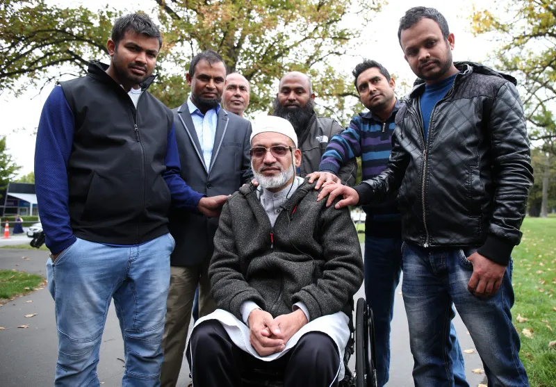 Tekerlekli sandalyedeki kocasını korumaya çalışırken şehit oldu - 8