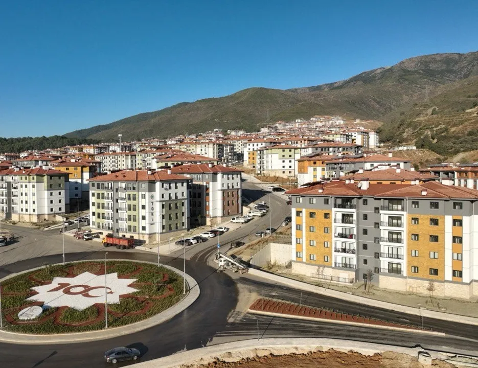 Deprem bölgesine 79,4 milyar lira ulaşım yatırımı: Devlet ilk günden sahadaydı