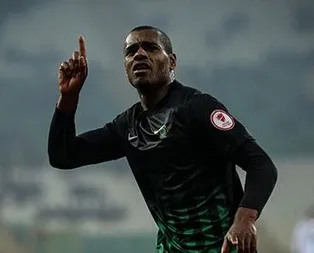 Niang- Lucas Perez - Vaz Te