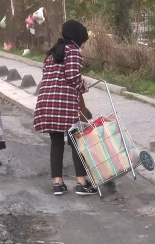 Küçükçekmece'de 1 aydır bitmek bilmeyen İSKİ çalışması vatandaşı isyan ettirdi!