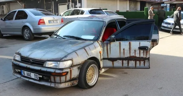 hurda-degil-canavar-gorunusu-sizi-aldatmasin-1996-model-toyota-corollayi-goren-bir-kez-daha-bakiyor-1608049674879.jpg Hurda değil canavar görünüşü sizi aldatmasın! 1996 model Toyota Corolla'yı gören bir kez daha bakıyor-7