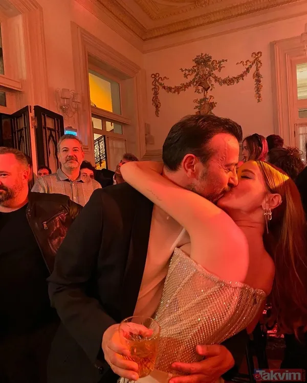 2 çocuk annesi Hazal Kaya’dan eşi Ali Atay’a dudak dudağa kutlama! İlk yorum Mine Tugay ve Gözde Seda Altuner’den... - 6