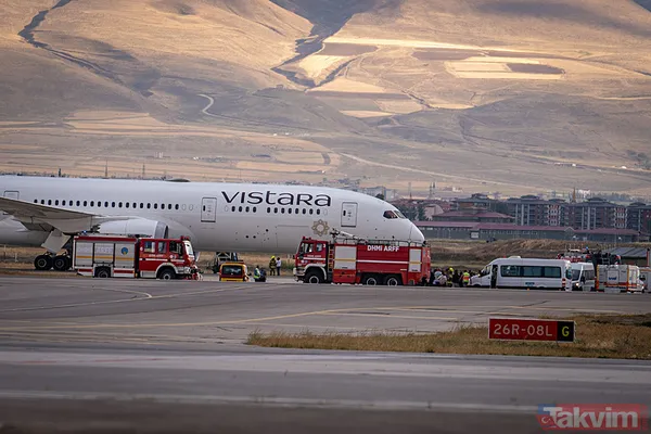 Hindistan uçağındaki bomba ihbarı asılsız çıktı! Yolcular kalkış saatini bekliyor - 18