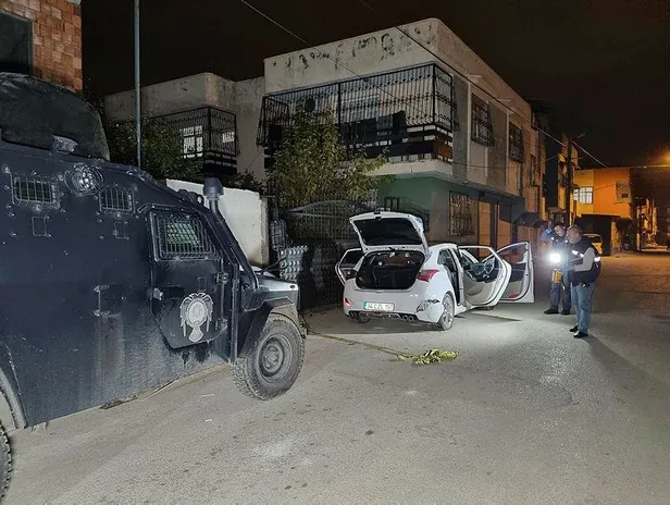 Adana'da aracından inen adam şoke oldu! Taşla sopayla saldırdılar-2