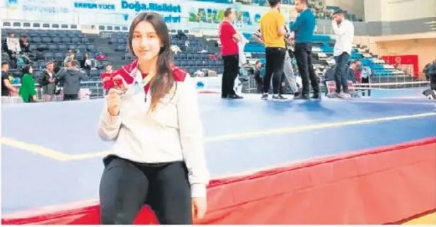 Hanife Eylem ve kardeşi Osman Özkay Wushu dalında başarıdan başarıya koşuyor