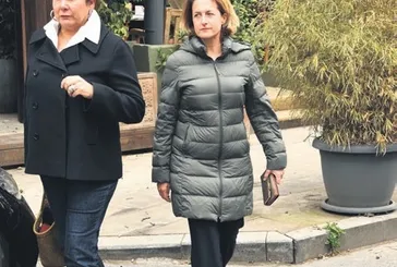 Ablasıyla hasret gideren Canan Ergüder'in makyajsız halleri gündem oldu!
