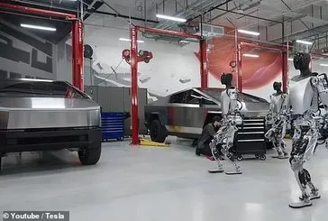 Tesla robotu mühendise saldırdı