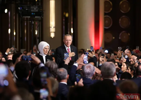 Dünyanın gündemi Başkan Erdoğan'ın 'yemin'i! Rusya'da "Batı seçimleri etkilemeye çalıştı, Ankara ve Moskova kucaklaştı" haberleri - 22