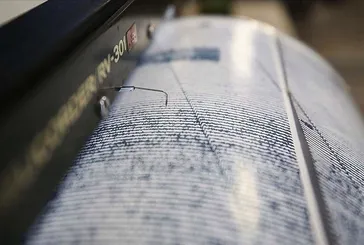 Son dakika: Kuşadası Körfezi'nde 4.4 büyüklüğünde deprem! İzmir ve çevre iller hissetti