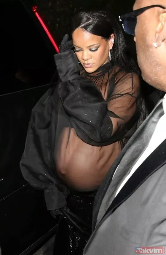 Rihanna hamile kaldığından beri giyinmiyor bu ne hal! Oscar'a tepeden tırnağa transparan! Açtıkça açıyor - 6