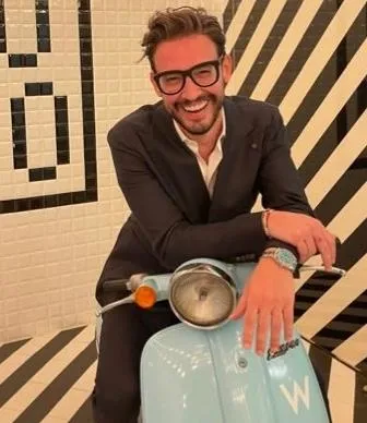 yas-problemi-1690143547722.jpeg Güzel oyuncu Mine Tugay yıllara meydan okuyor! Havuz başında paylaştığı fotoğrafa takipçileri sessiz kalamadı: "Abla niye yaşlanmıyorsun?"-13