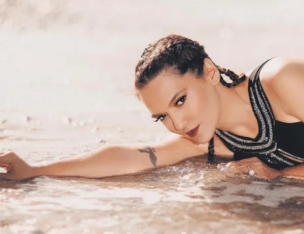 Cem Yılmaz, Demet Akalın'ın kızı Hira hakkında konuştu! Tokat gibi cevap gecikmedi-2