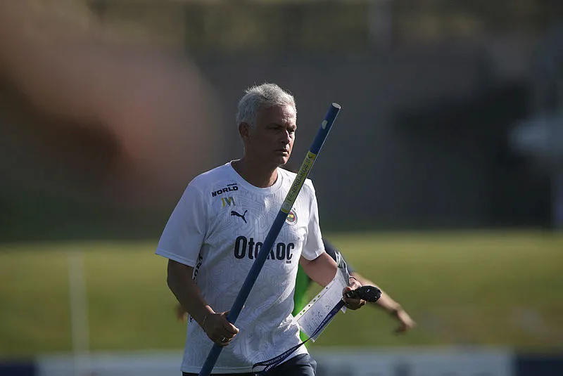 Mourinho'dan onay çıktı! Galatasaray'ın eski yıldızı Fenerbahçe'ye - 12