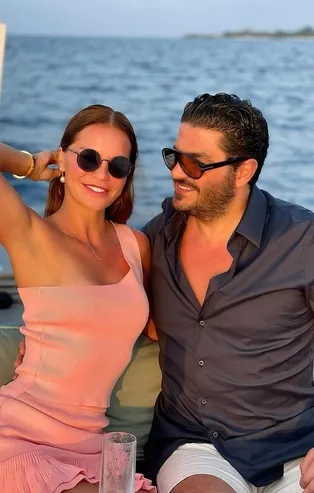 Ebru Şallı eşi Uğur Akkuş'un jestiyle havalara uçtu!