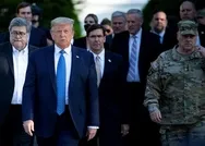 Son dakika: ABD Başkanı Trump duyurdu: Ağır silahlı askeri personel görevlendirildi!