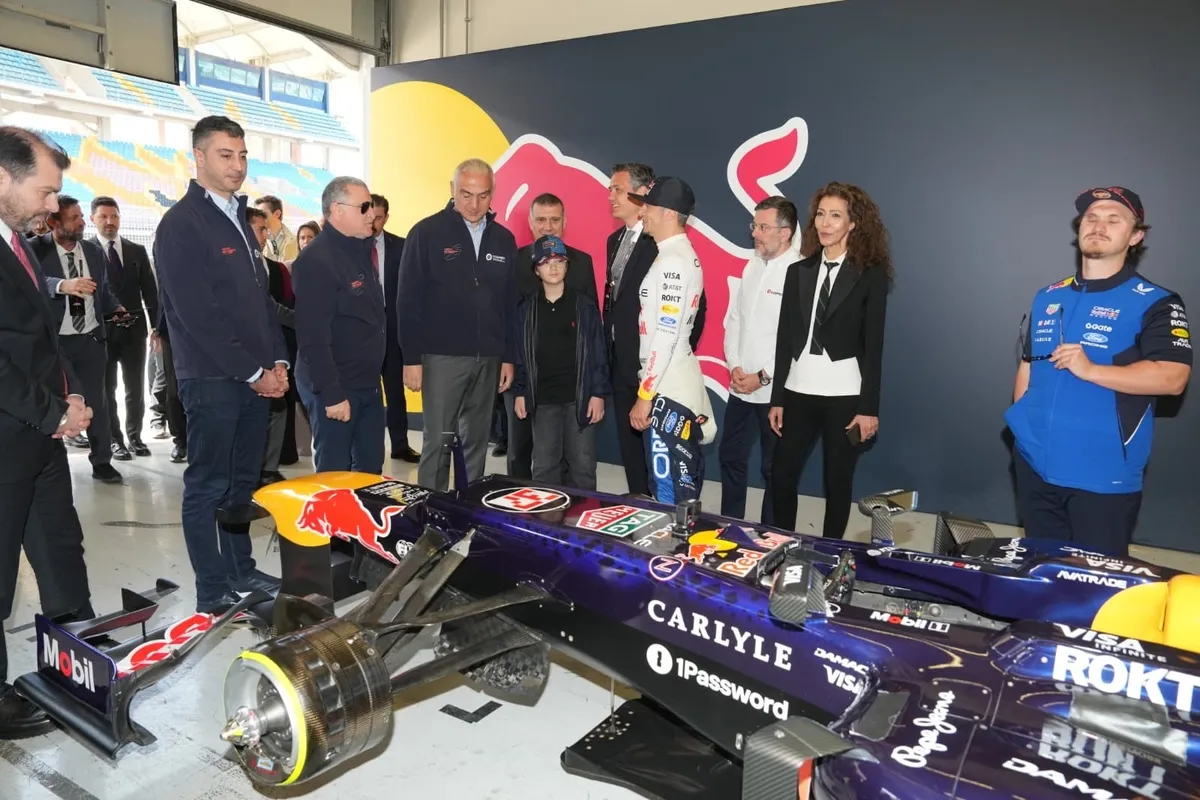 formula-1in-donusunun-arka-plani-kulturel-acidan-da-ekonomik-katma-deger-saglayacak-1777106294436.jpeg Formula 1'in dönüşünün arka planı | "Kültürel açıdan da ekonomik katma değer sağlayacak"-5